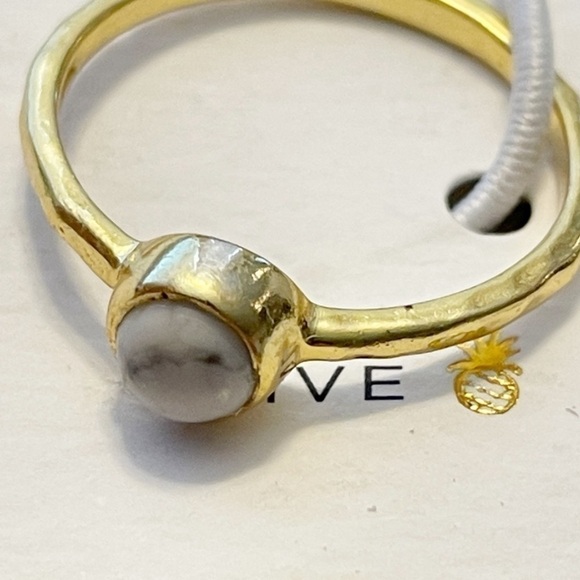 NWT Pura Vida Gold Howlite Ring 925 Silver - Picture 1 of 4